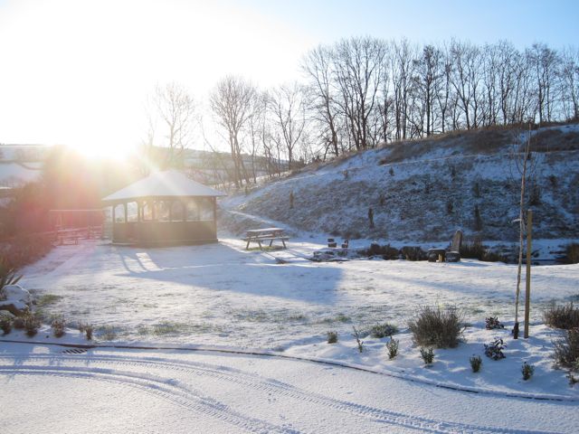 Cabana_sunshine_and_snow.jpg