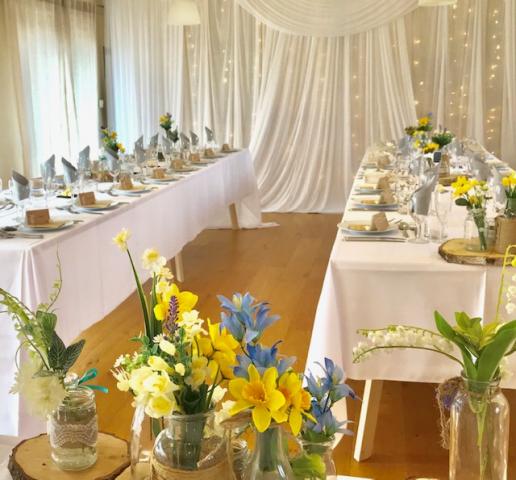 Wedding_Tables_and_Curtain_with_Lights.jpg